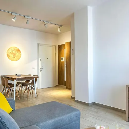 Agimi 818 Apartment Golem (Tirana)