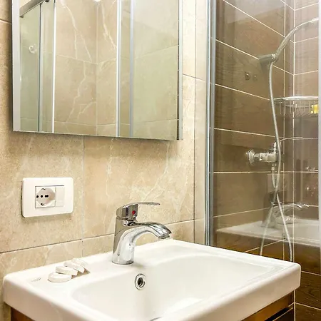Agimi 818 Apartment