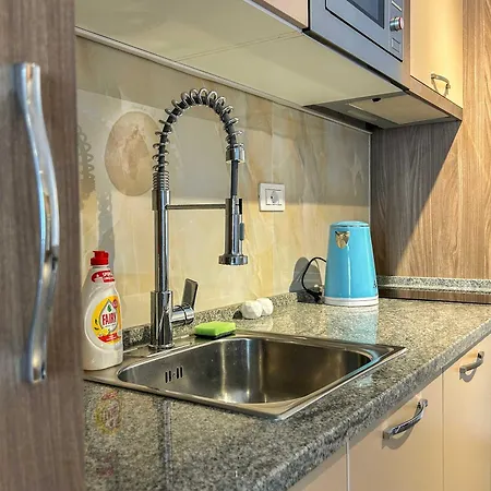 Agimi 818 Apartment *