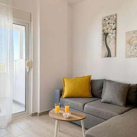 Apartment Agimi 818 *